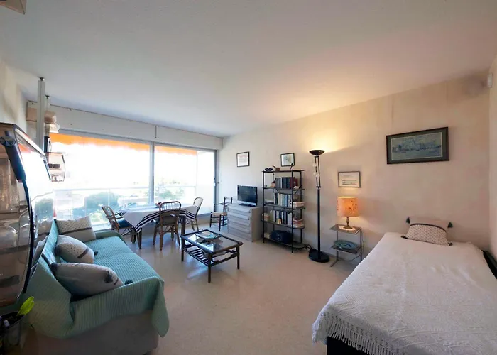 On The Seafront アルカション