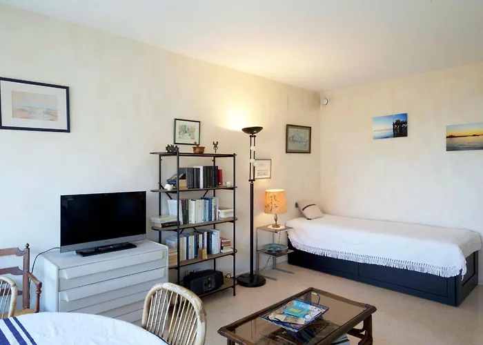 On The Seafront アパート アルカション